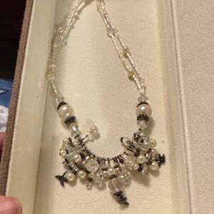Elegant Pearl and Crystal Necklace